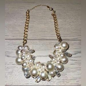 Crystal pearl statement necklace